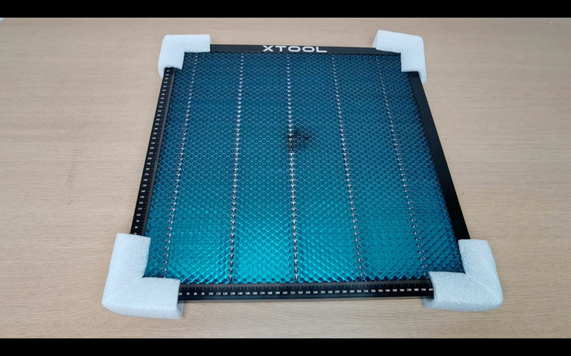 Panel metálico para cortadora láser tipo diodo xTool D1 - Honeycomb Working Panel Set for D1